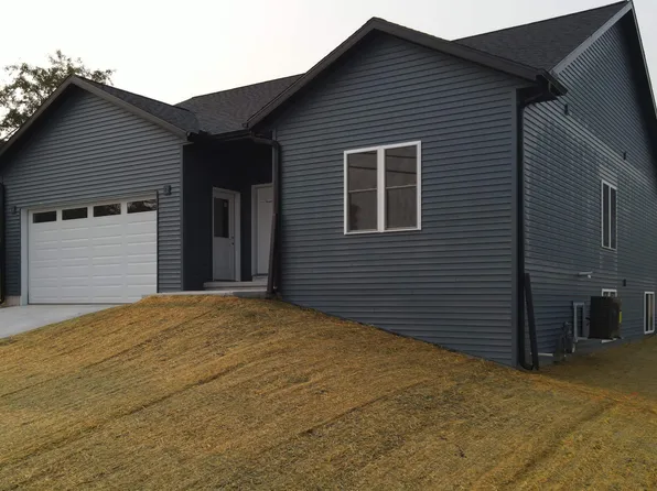 400 Hollander St, Markesan, WI 53946