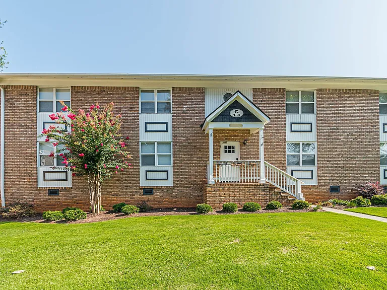 Georgian Oaks Apartments — Photo 19