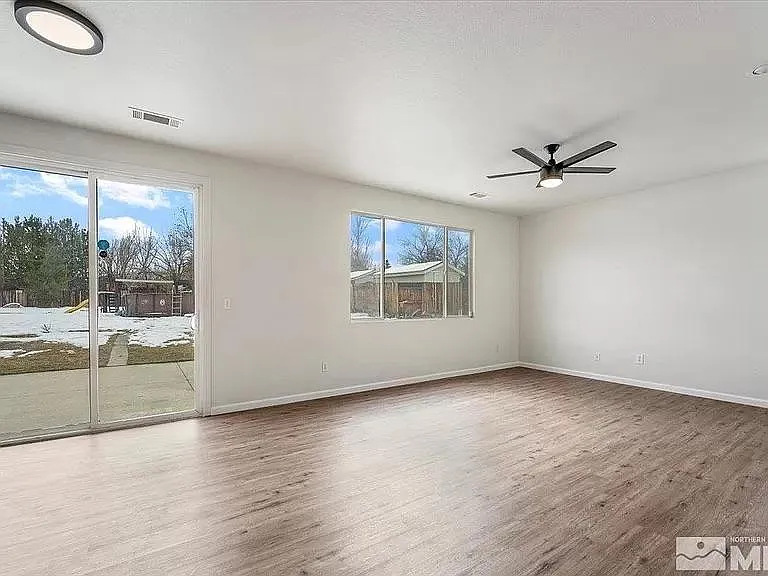 560 Golden Vista Ct — Photo 11