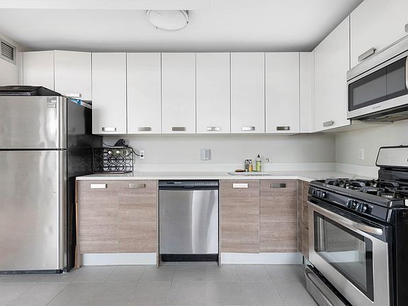 3rd image of 4609 11th St APT 4L