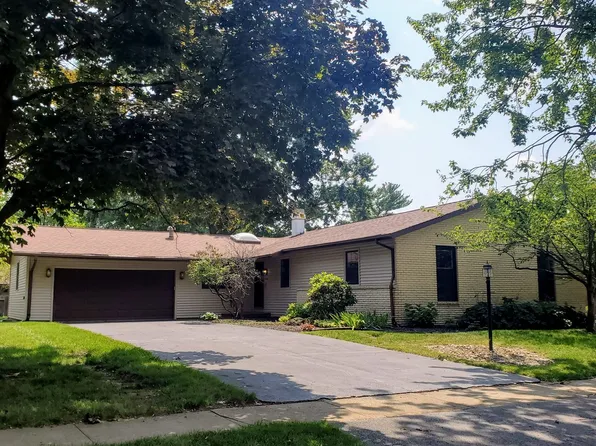 2122 Lynwood Dr, Champaign, IL 61821