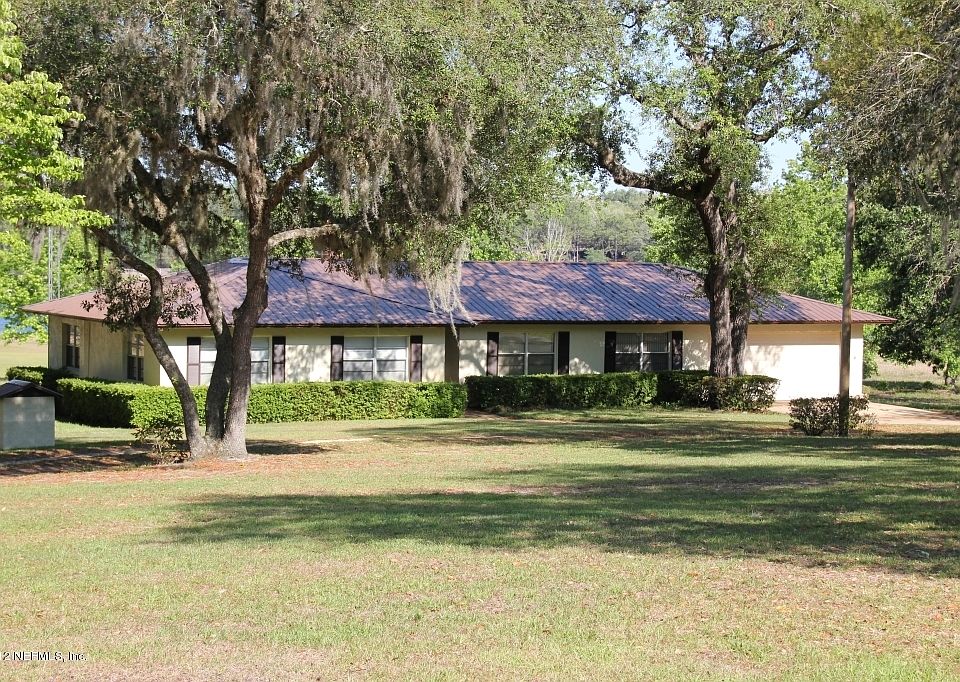 1st image of 106 Clear Lake Ln