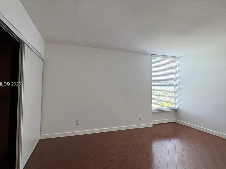 2020 NE 135th St #810 — Photo 19