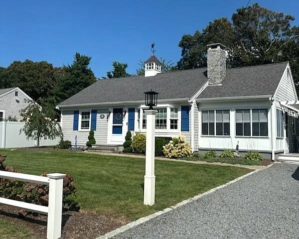 3 bed, 2.0 bath, 1488 sqft, $2,900 — Photo 2