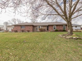 1901 W Thunderbird Dr, Harrisonville, MO 64701