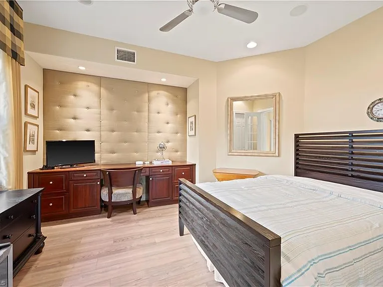 2809 Tiburon Blvd E #2 — Photo 18
