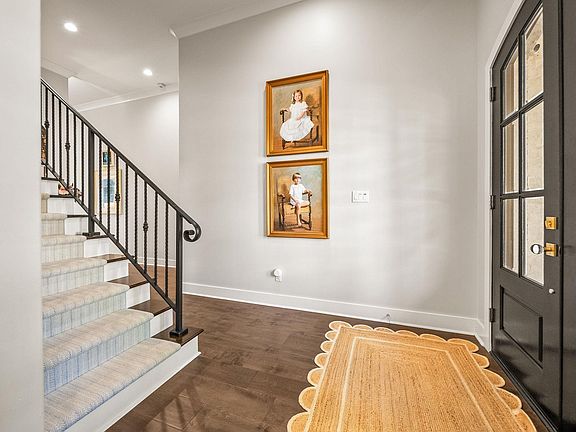 4th image of 2809 N Fillmore St
