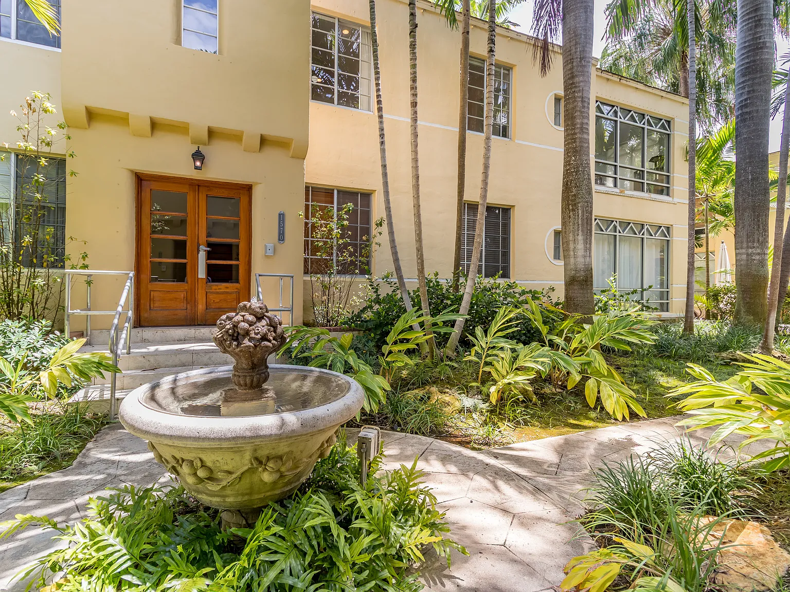 2 bed, 800 sqft, $2,650 — Photo 3