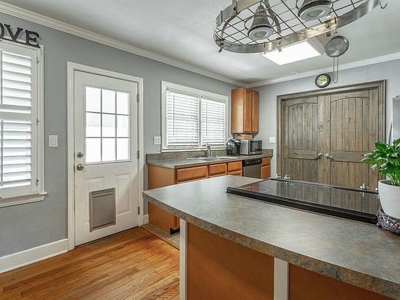 2nd image of 126 Amhurst Ave