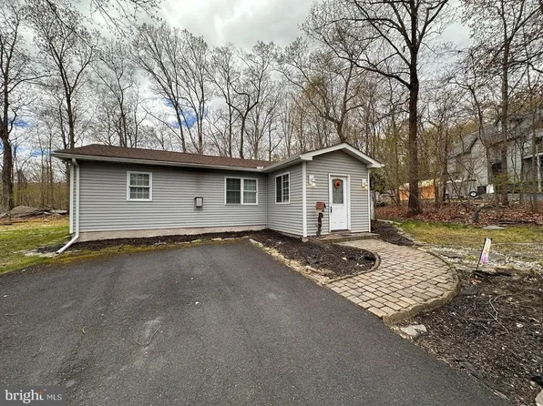 346 Timber Hill Rd, Henryville, PA 18332