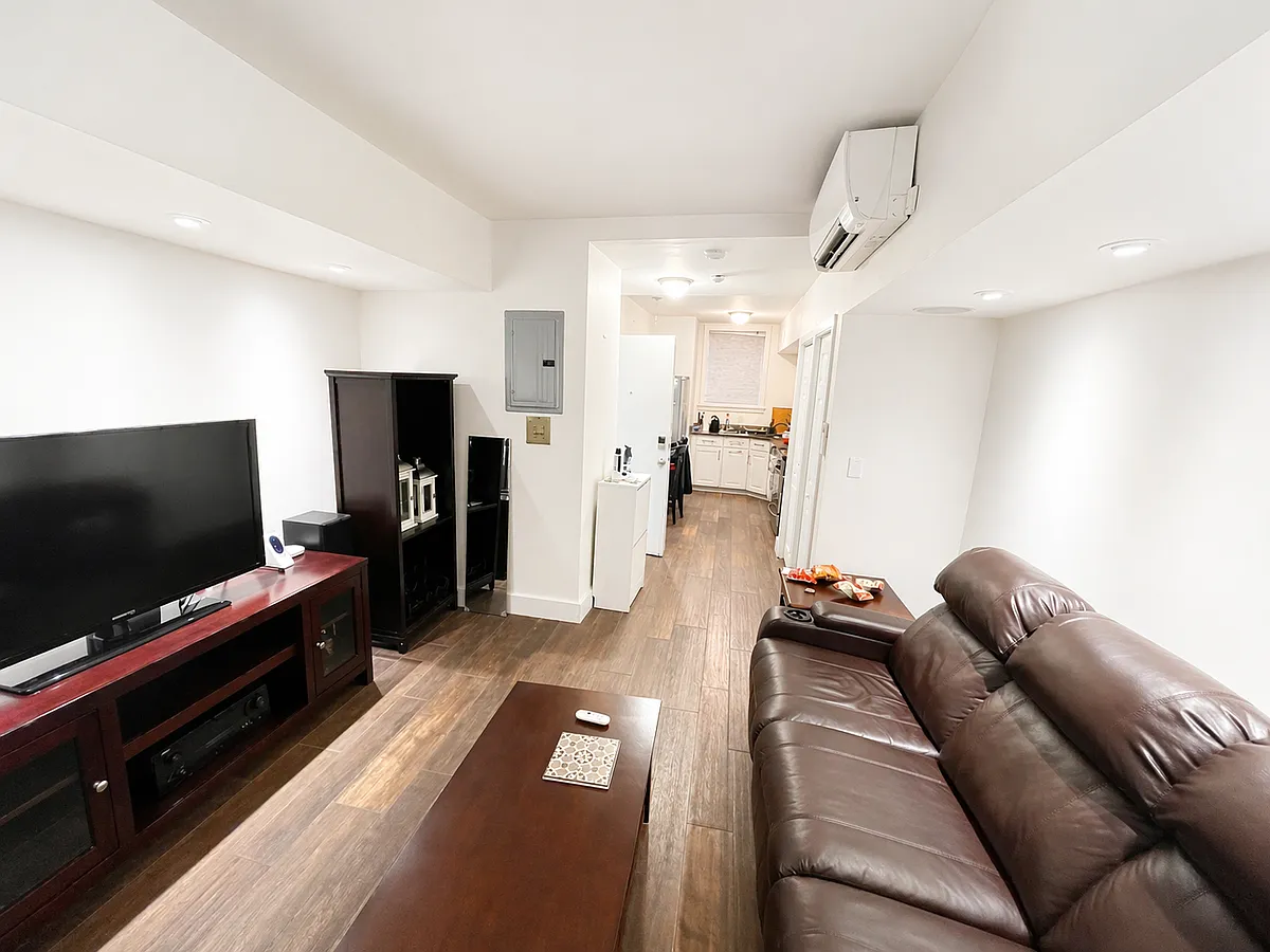 Building Photo - 48 Beacon St #A