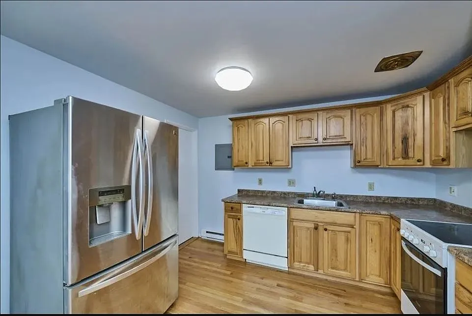 2 bed, 669 sqft, $2,400 — Photo 4