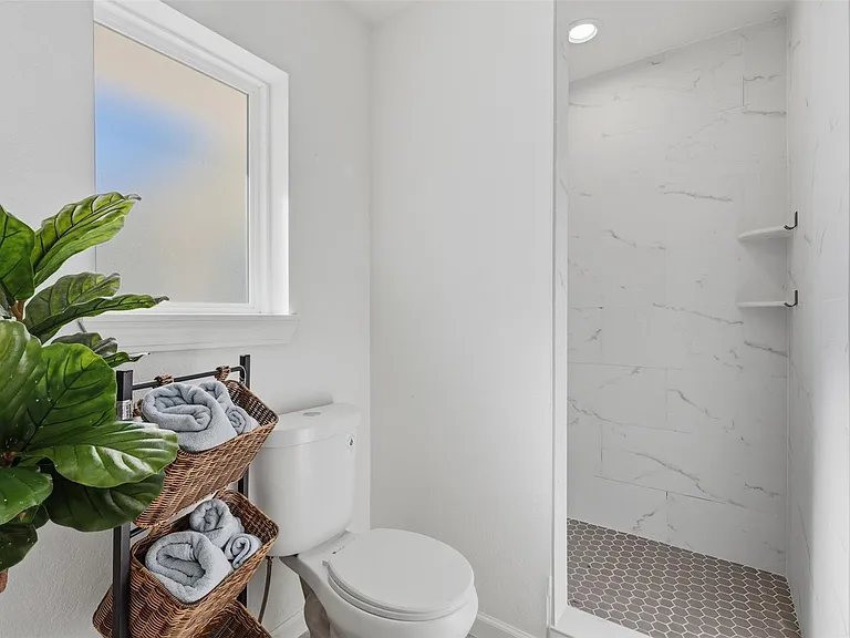5221 Libbey Ln — Photo 18