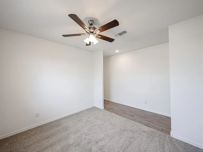5633 W McNeil St — Photo 11