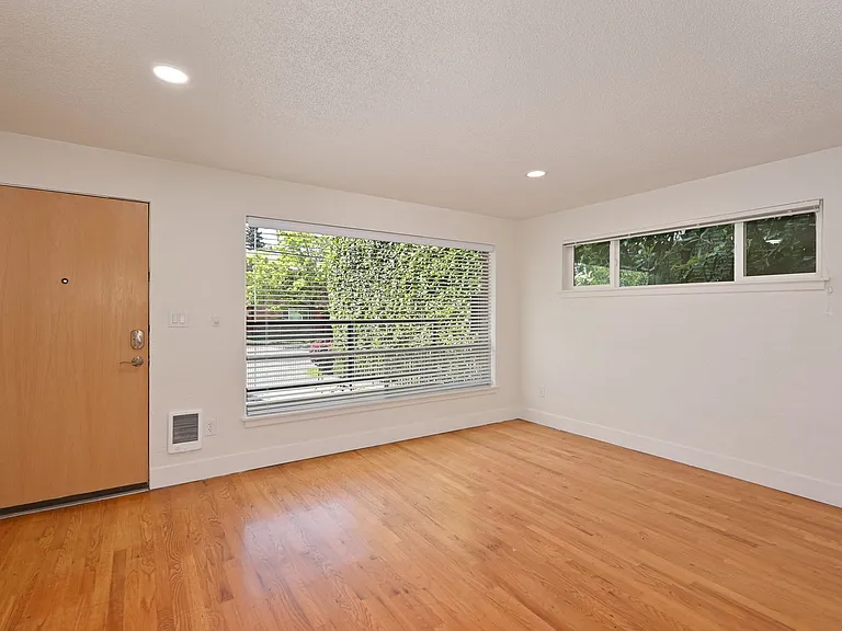 6506 4th Avenue NE — Photo 2