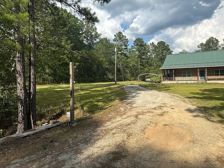 6575 Buchan Rd — Photo 3