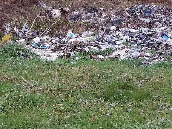 exteriorjunkremaining