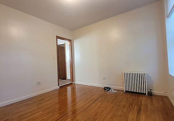 3rd image of 352 22nd St APT 3F