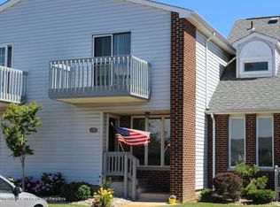 28 Meadow Ave, Monmouth Beach, NJ 07750