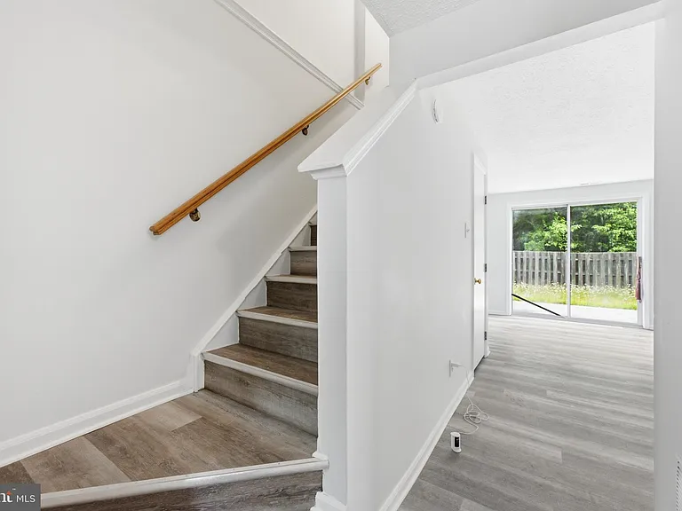 217 Vista Ct — Photo 12