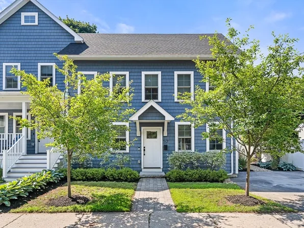 52 Salem St #52, Winchester, MA 01890