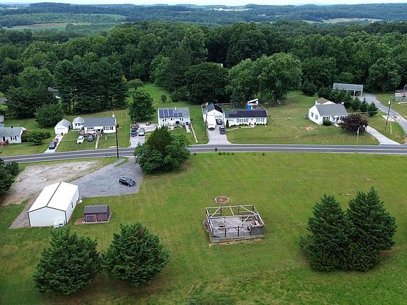 4th image of 1303 Cherrytown Rd