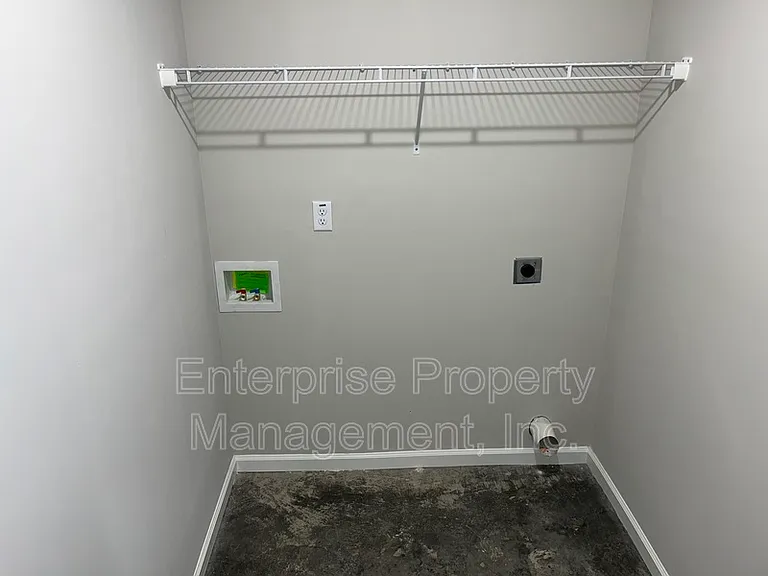 2645 Mirror Ave — Photo 8