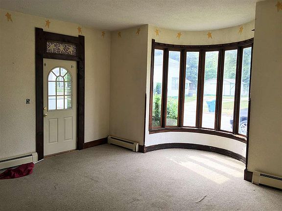 3rd image of 303 E Main St