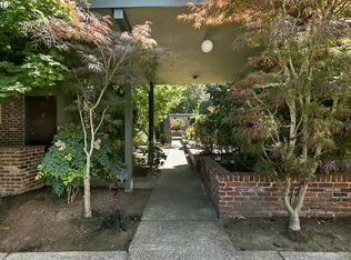 908 SW Gaines St APT 8, Portland, OR 97239