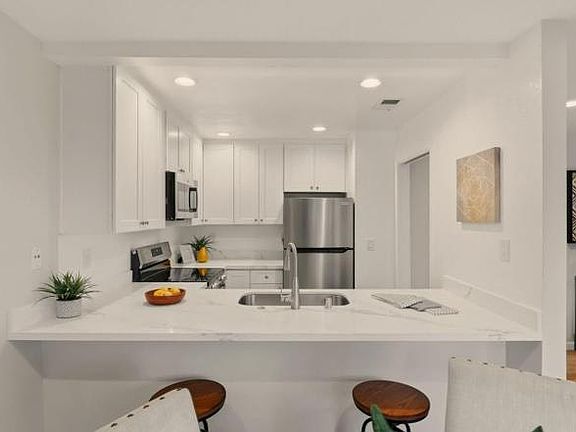 4th image of 3401 La Terrace Cir #42