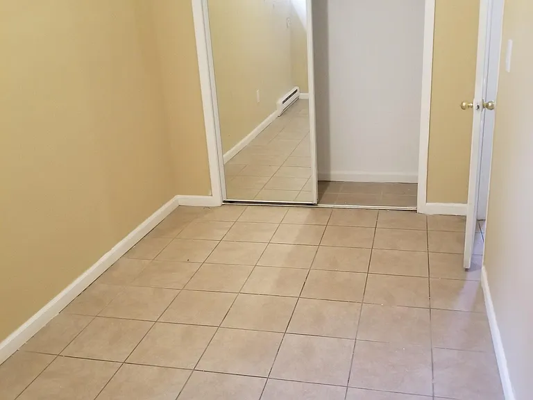 4156 Wickham Ave #WHEELCHAIR ACCESSIBL — Photo 8