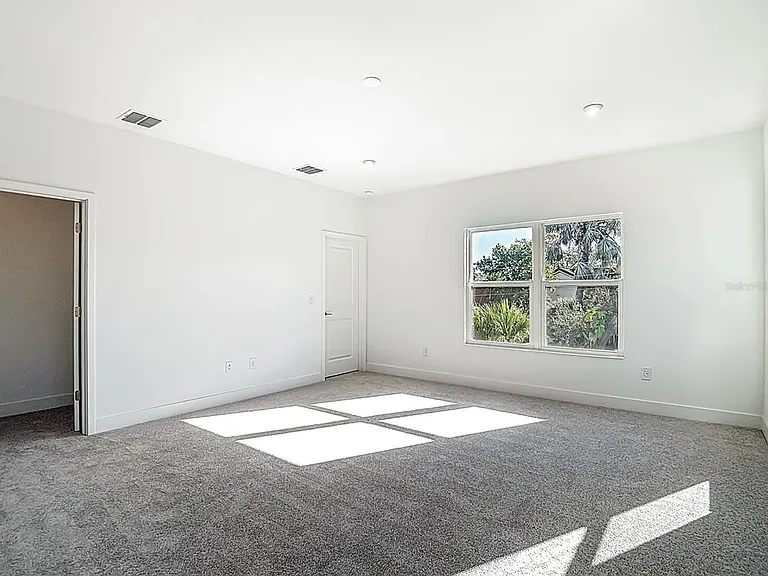 410 S West Shore Blvd — Photo 51