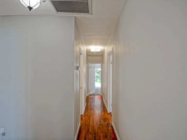 2404 Sebald Ave — Photo 31