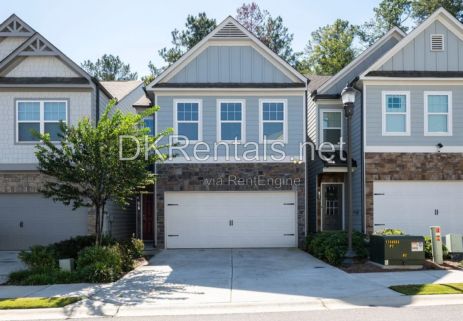 3 bed, 2.5 bath, 1776 sqft, $2,000 — Photo 1
