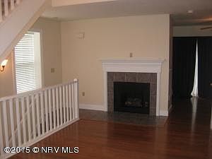 5th image of 375 Silver Leaf Dr