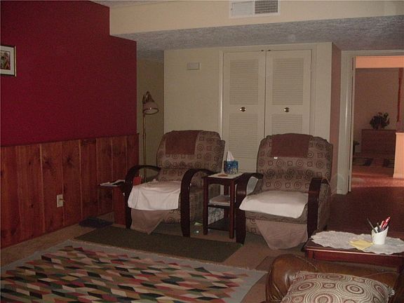 4th image of 9916 Woody Dr
