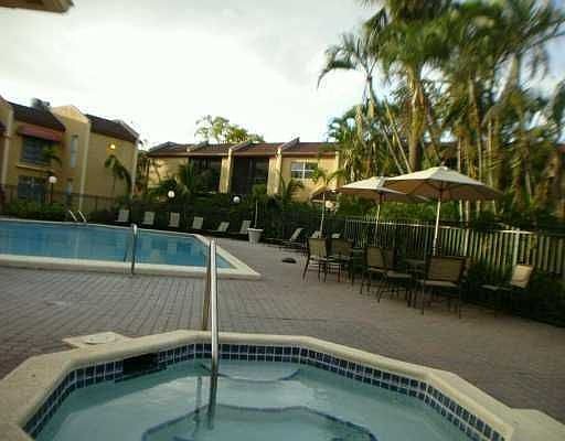 2nd image of 4533 Treehouse Ln APT 1D