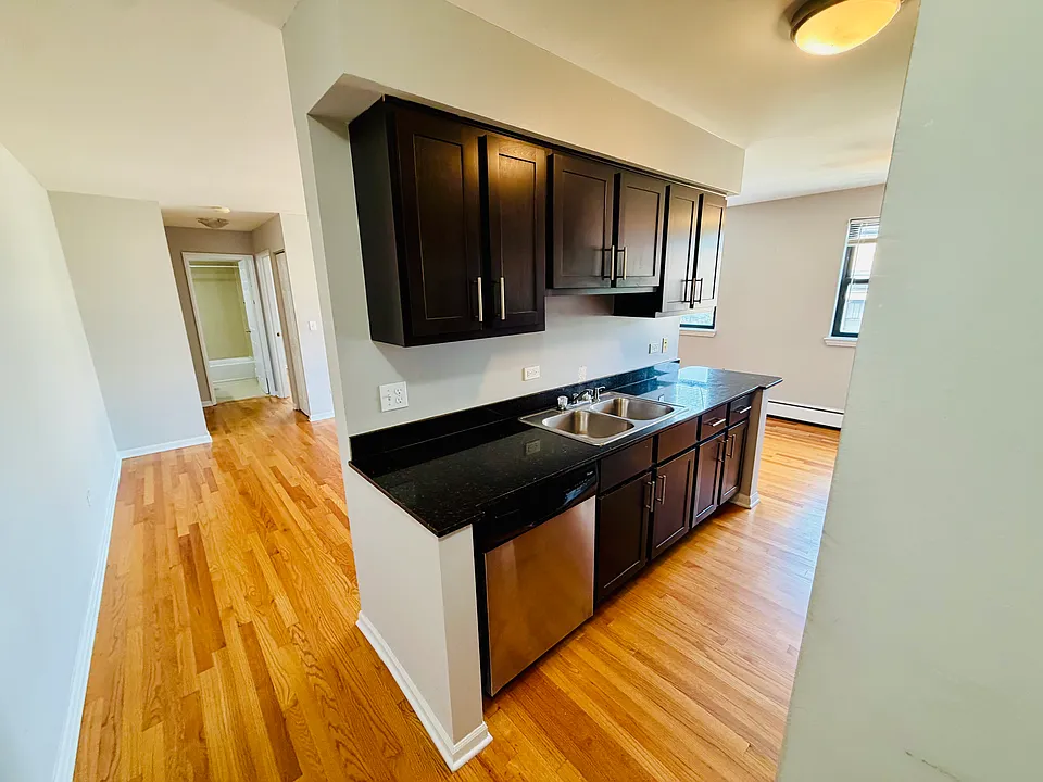 6725-37 N Sheridan Rd #411