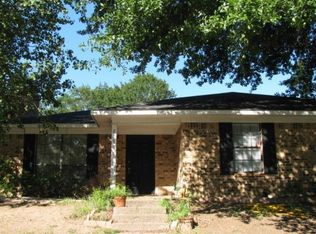 205 Pin Oak Dr, Whitehouse, TX 75791