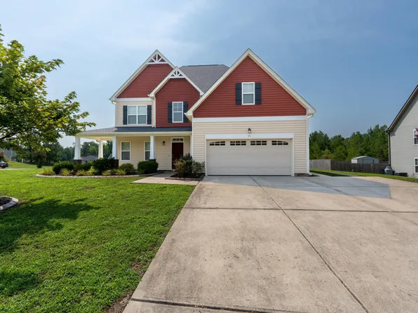 15 Lancaster Ct, Spring Lake, NC 28390
