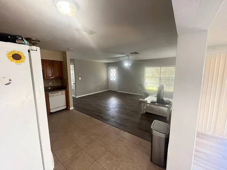 2476 Coronado Way — Photo 5