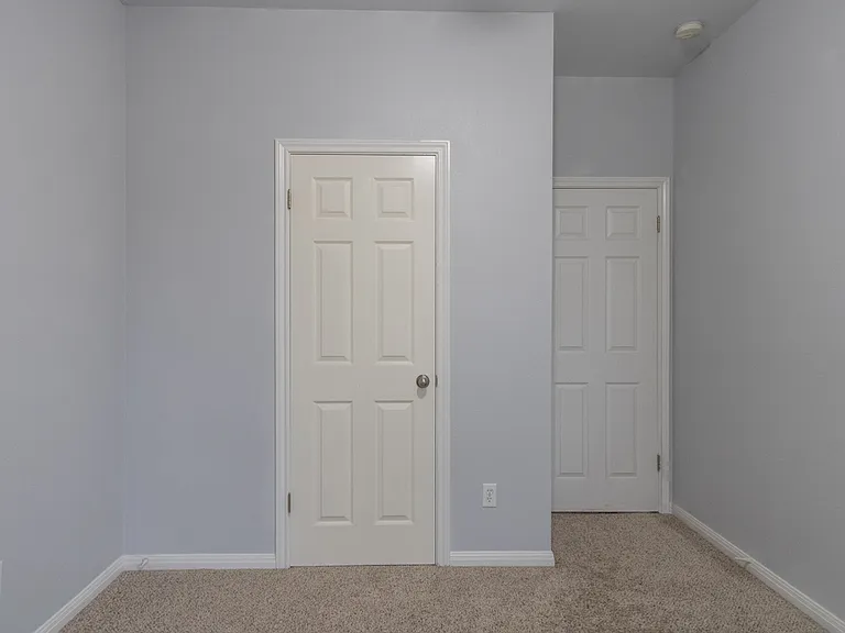 8214 Cornerwood Dr — Photo 21
