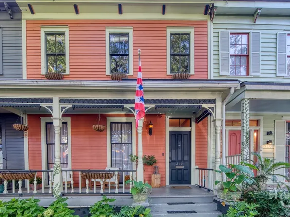 213 W Duffy Street, Savannah, GA 31401