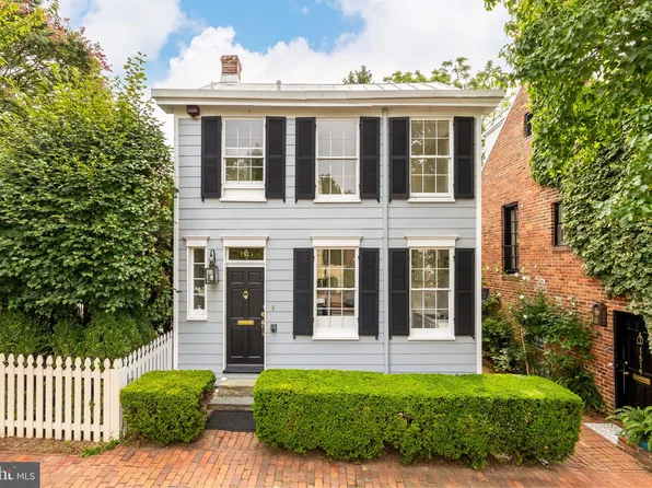1523 34th St NW, Washington, DC 20007