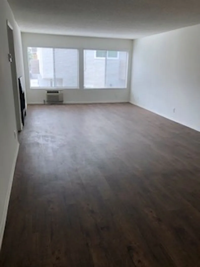 1820 Bentley Ave. — Photo 3