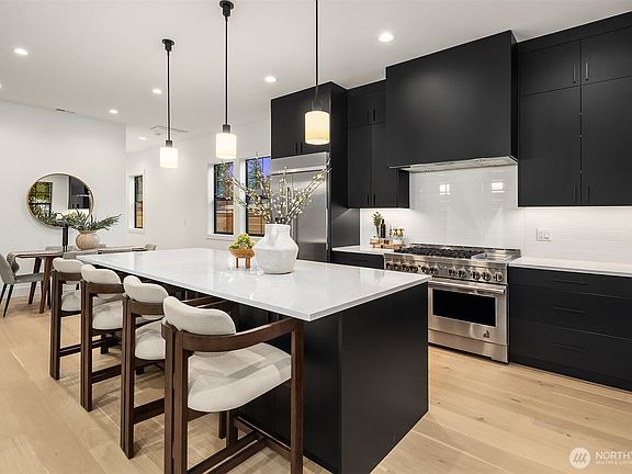 5th image of 822 165th Avenue NE