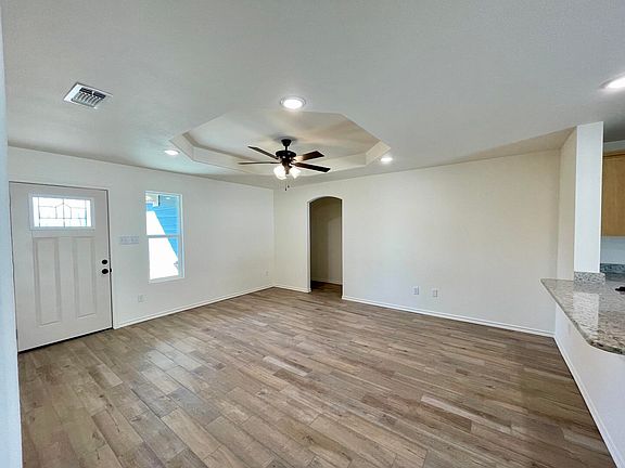 2nd image of 2255 Woodlawn Dr