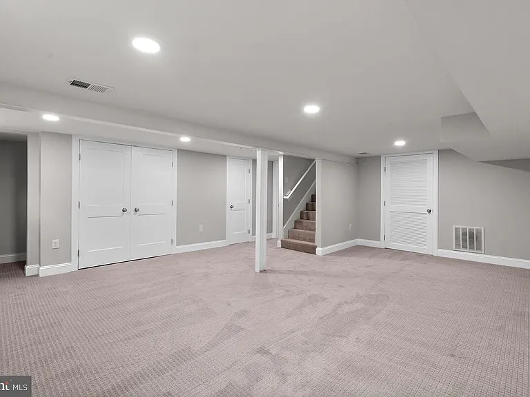 1506 Noyes Dr — Photo 30
