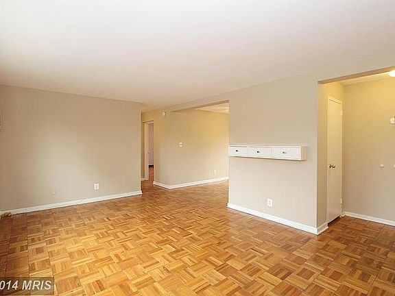 4th image of 2125 19th St N APT 8