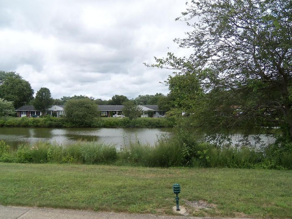 1st image of 342A Canterbury Ct #100A